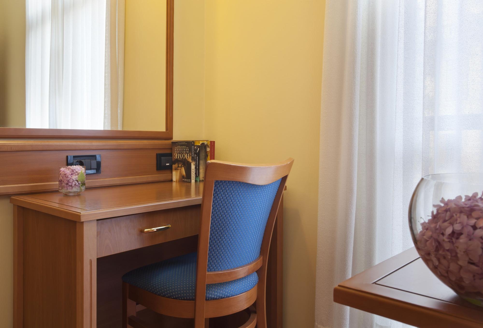 รีมิเซนส์ โฮเทล คริสตัล Hotel โอปาติยา ภายนอก รูปภาพ