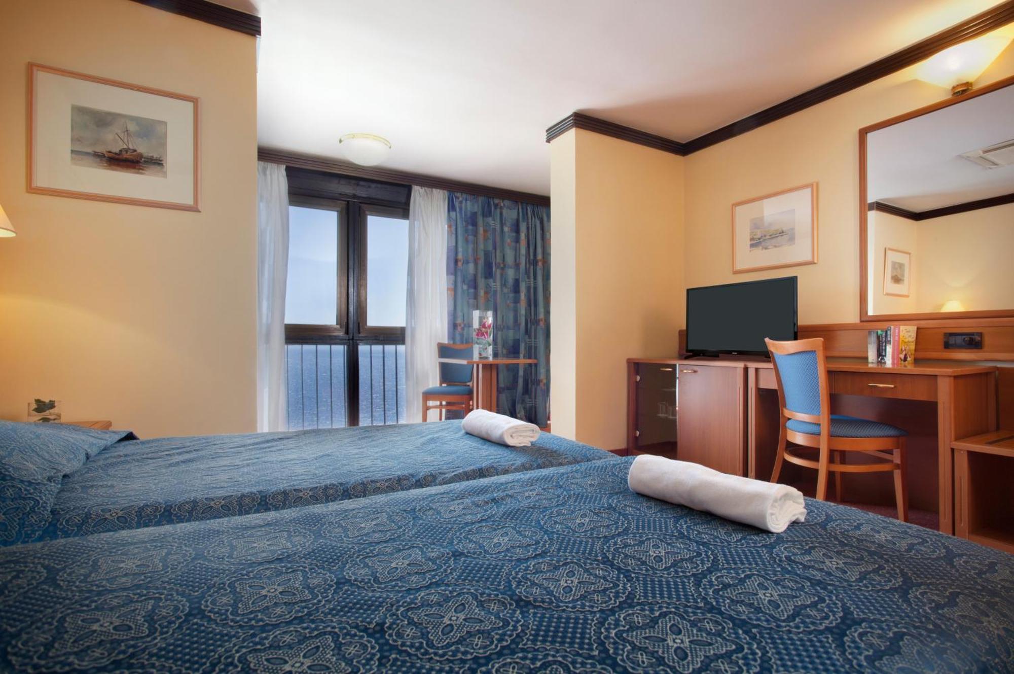รีมิเซนส์ โฮเทล คริสตัล Hotel โอปาติยา ภายนอก รูปภาพ