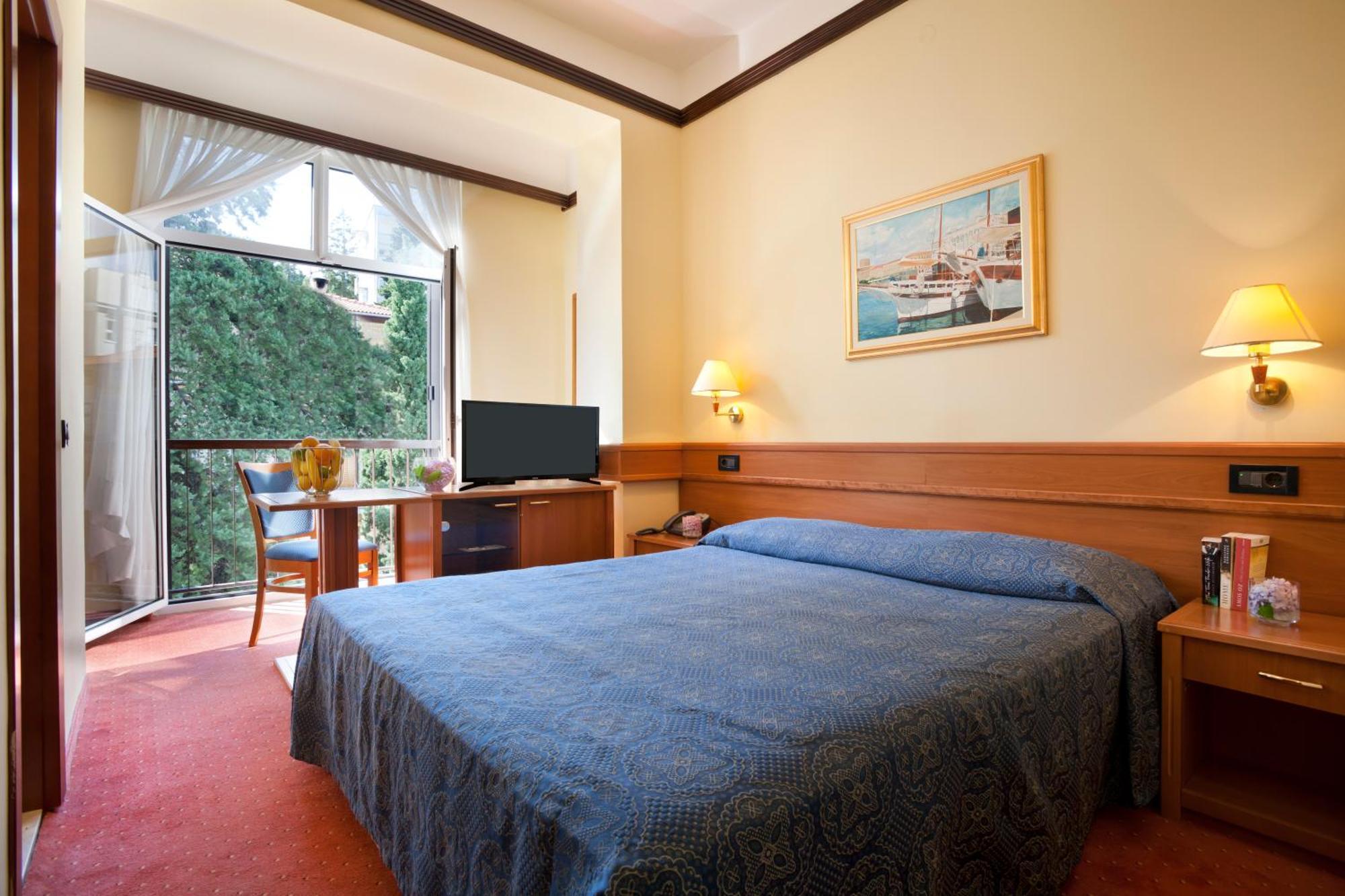 รีมิเซนส์ โฮเทล คริสตัล Hotel โอปาติยา ภายนอก รูปภาพ