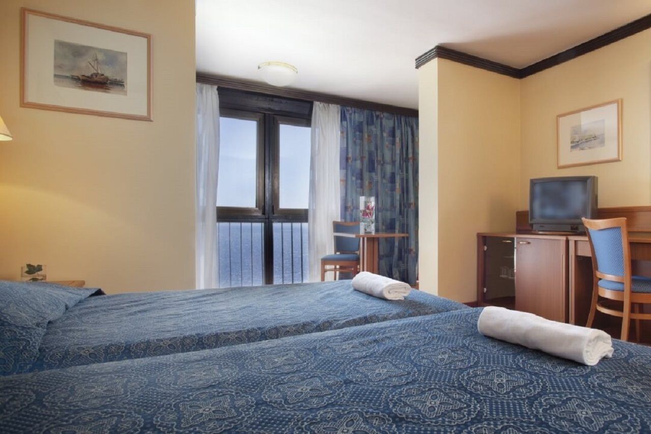รีมิเซนส์ โฮเทล คริสตัล Hotel โอปาติยา ภายนอก รูปภาพ